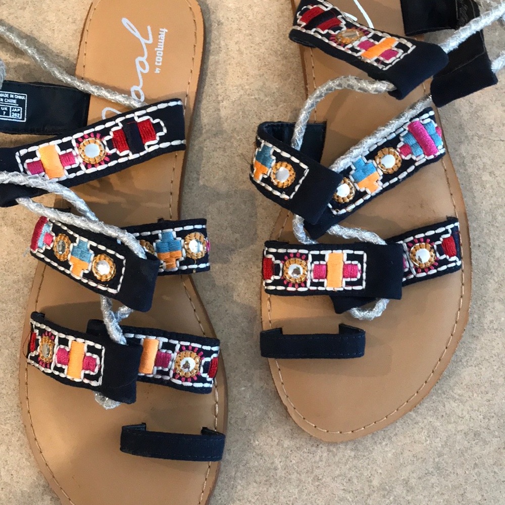 *Sold*NWOT Fashion ankle wrap sandals Sz 10